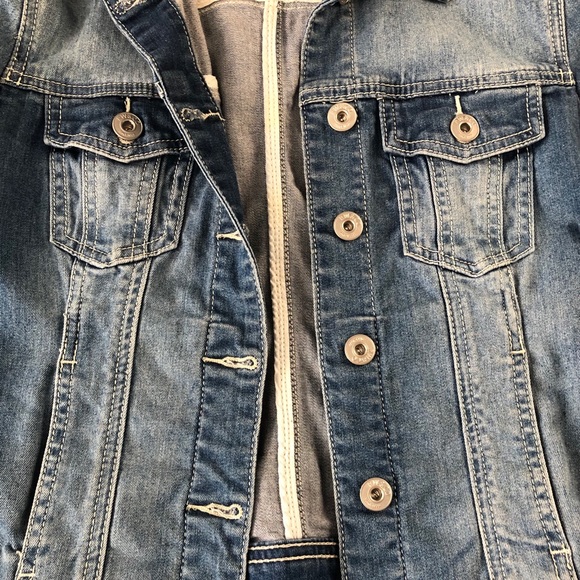 SOLD * RW&Co Denim Jacket - Picture 4 of 10